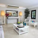 Zeytinada מלון