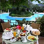 מלון Zeytinada