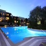 Zeytinada מלון 4*