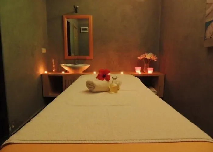 Zeytinada Hotel Torba