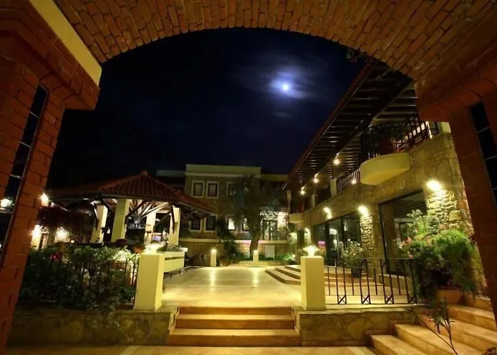 Zeytinada Hotel Torba