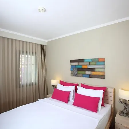 מלון Zeytinada 4*
