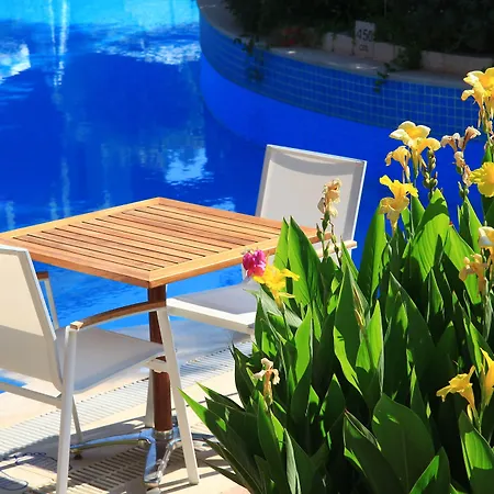 ホテル Zeytinada 4*