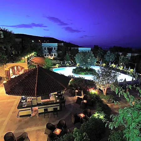 Zeytinada Hotel 4*