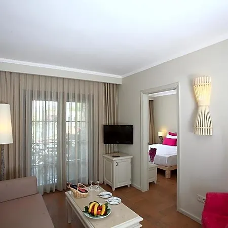 Hotel Zeytinada 4*