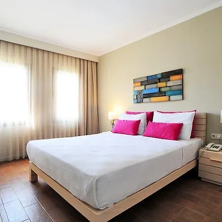 Zeytinada Hotel 4*