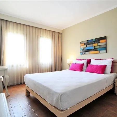 מלון Zeytinada 4*