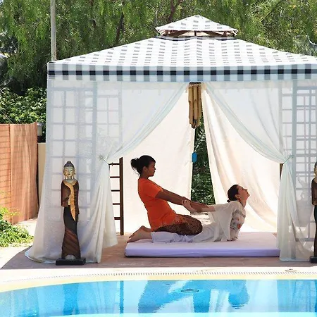 Hotel Zeytinada 4*