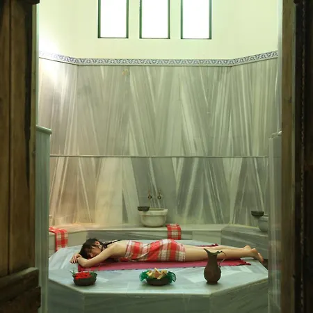 Zeytinada ホテル 4*