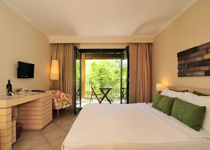 فندق Zeytinada 4*